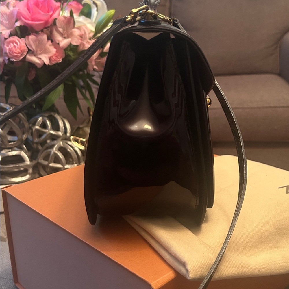 Louis Vuitton Vernis Miranda In Rouge Fauviste bag - Picture 8 of 17